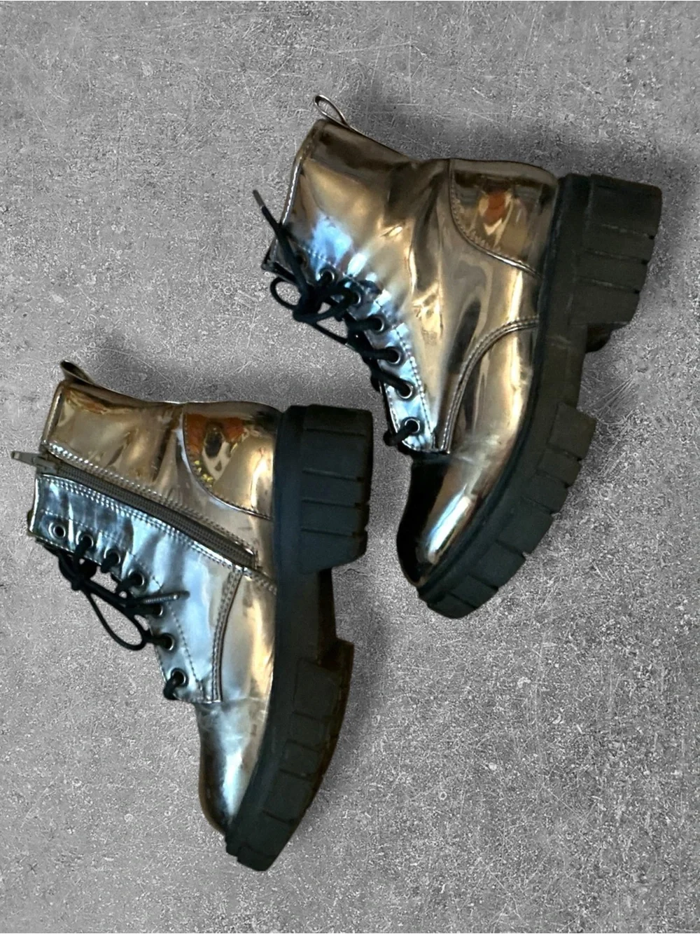🌸MADDEN NYC Pewter Mirrored Girls' Carra Boots
